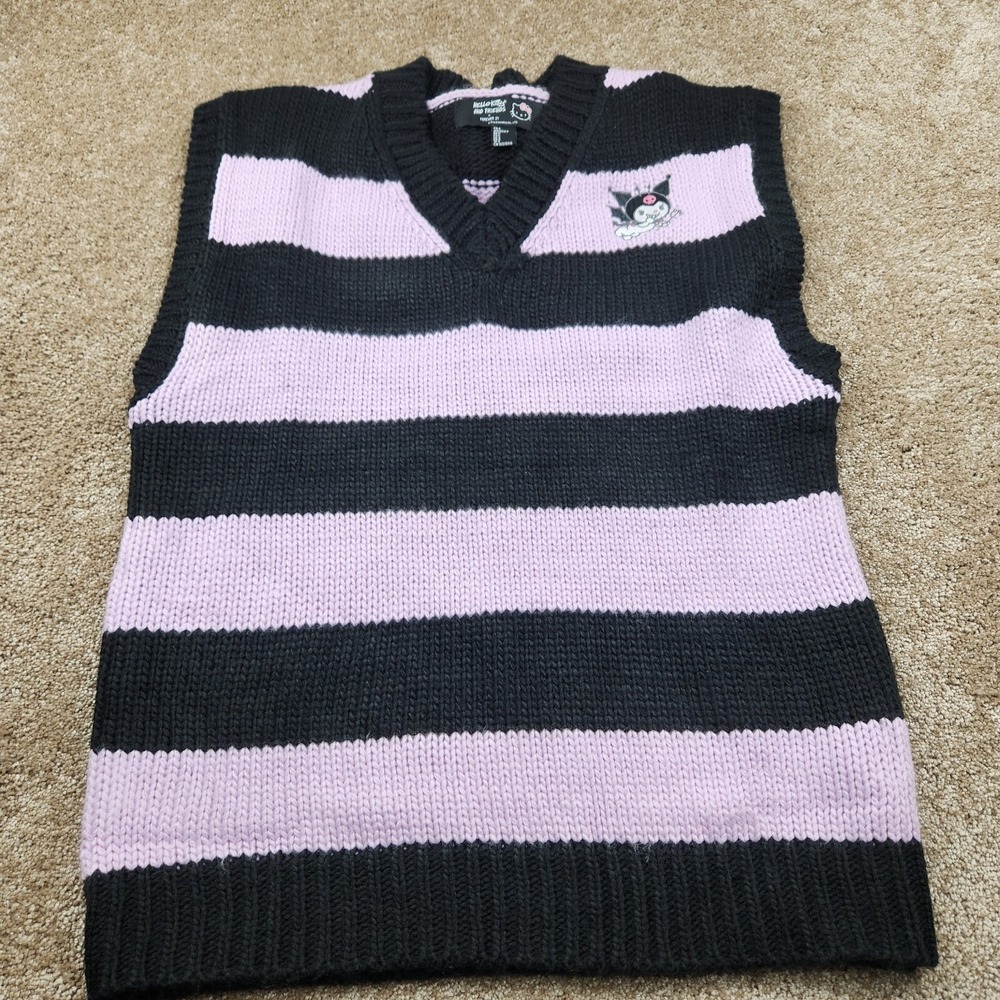 Hello‎ Kitty and Friends  Forever 21 Limited Edition Kuromi Vest size small